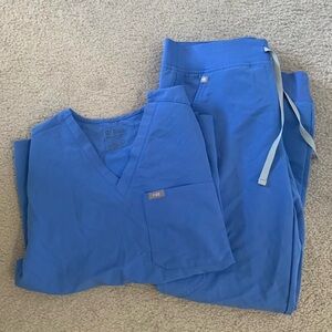 Figs both size small; jogger style